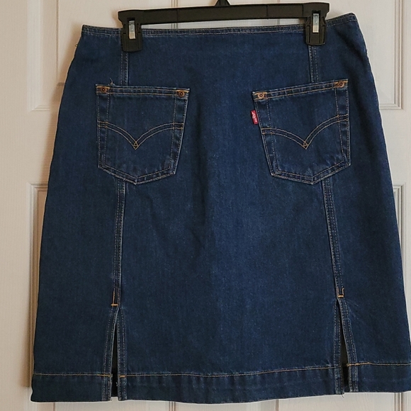 Levi's Denim Skirt - Picture 2 of 2
